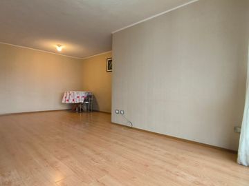 Amplio Flat 82 M2 Piso 10