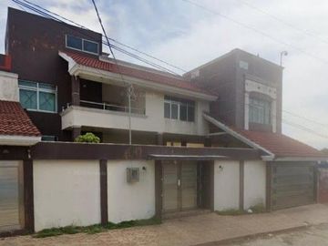 CASA Adj s pos. en José María Pino Suárez, Benito Juárez Norte, 96576 Coatzacoalcos, Veracruz.