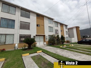 Casa de venta Pomasqui, La Campiña, 3 pisos, dormitorios amplios, piscina, seguridad, sala comunal