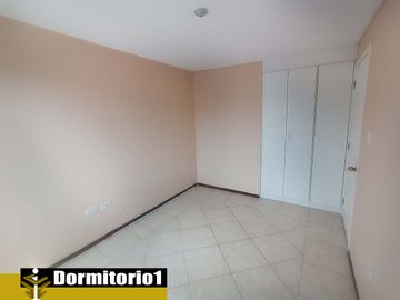 Casa de venta Pomasqui, La Campiña, 3 pisos, dormitorios amplios, piscina, seguridad, sala comunal