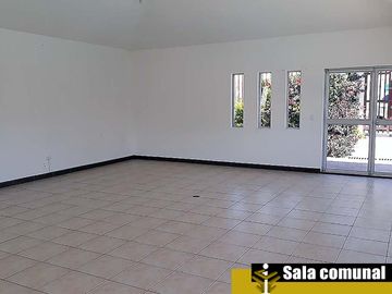 Casa de venta Pomasqui, La Campiña, 3 pisos, dormitorios amplios, piscina, seguridad, sala comunal