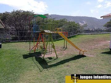 Casa de venta Pomasqui, La Campiña, 3 pisos, dormitorios amplios, piscina, seguridad, sala comunal
