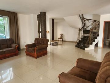 Samborondon, Venta de Casa 4 dormitorios con piscina