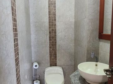 Samborondon, Venta de Casa 4 dormitorios con piscina