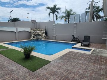 Samborondon, Venta de Casa 4 dormitorios con piscina