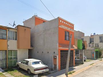 EXCELENTE OPORTUNIDAD, GRAN CASA EN AVENIDA PASEOS DE TULTEPEC 1 !!