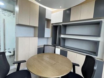 Alquilo Oficina Boutique En San Borja - Av. Galvez Barrenechea 92M2