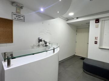 Alquilo Oficina Boutique En San Borja - Av. Galvez Barrenechea 92M2