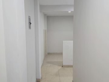 Casa De 4 Departamentos, Muy Bien Distribuida, ¡en Venta! Ideal para casa u oficinas.