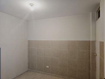 Casa De 4 Departamentos, Muy Bien Distribuida, ¡en Venta! Ideal para casa u oficinas.