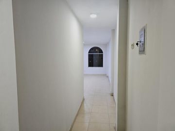 Casa De 4 Departamentos, Muy Bien Distribuida, ¡en Venta! Ideal para casa u oficinas.