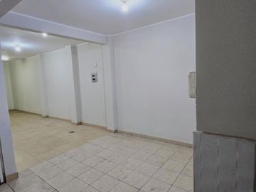 Casa De 4 Departamentos, Muy Bien Distribuida, ¡en Venta! Ideal para casa u oficinas.