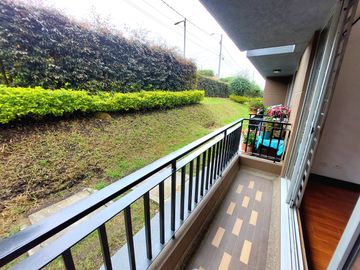 APARTAMENTO recien REMODELADO con excelentes ACABADOS en VENTA en una de las zonas mas exclsivas de Madrid Cundinamarca