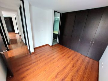 APARTAMENTO recien REMODELADO con excelentes ACABADOS en VENTA en una de las zonas mas exclsivas de Madrid Cundinamarca