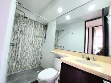 APARTAMENTO recien REMODELADO con excelentes ACABADOS en VENTA en una de las zonas mas exclsivas de Madrid Cundinamarca