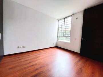 APARTAMENTO recien REMODELADO con excelentes ACABADOS en VENTA en una de las zonas mas exclsivas de Madrid Cundinamarca