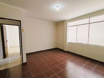 Vendo Gran Departamento En San Juan De Lurigancho De 138.44 M2 En Piso 3
