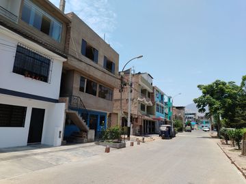 Vendo Gran Departamento En San Juan De Lurigancho De 138.44 M2 En Piso 3