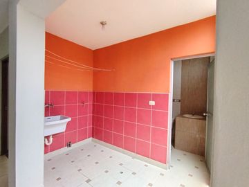 Vendo Gran Departamento En San Juan De Lurigancho De 138.44 M2 En Piso 3