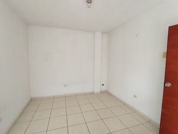 Vendo Gran Departamento En San Juan De Lurigancho De 138.44 M2 En Piso 3