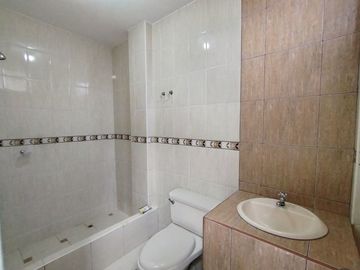 Vendo Gran Departamento En San Juan De Lurigancho De 138.44 M2 En Piso 3