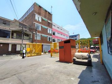 Vendo Gran Departamento En San Juan De Lurigancho De 138.44 M2 En Piso 3