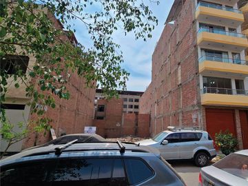 TERRENO EN VENTA 120 M2 URB. ALAMEDA DE LA RIVERA – ATE