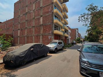 TERRENO EN VENTA 120 M2 URB. ALAMEDA DE LA RIVERA – ATE