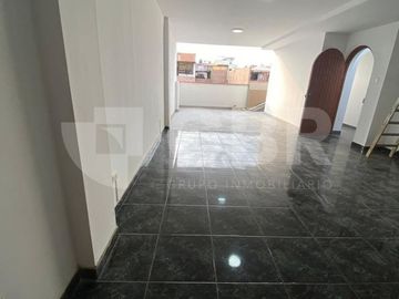 VENTA DEPARTAMENTO DUPLEX EN SURCO