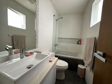 Lujoso departamento con preciosa área social en Chacarilla  🏡💫