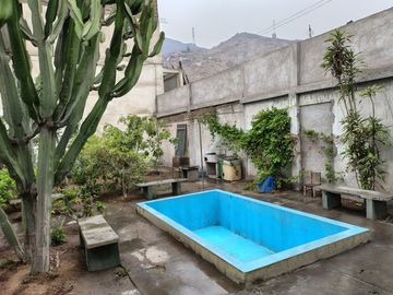 ¡EN VENTA INMENSA CASA CON PISCINA PARA NIÑOS EN SJL!
