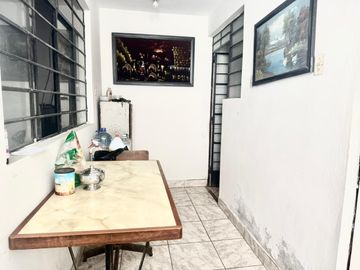 ¡EN VENTA INMENSA CASA CON PISCINA PARA NIÑOS EN SJL!