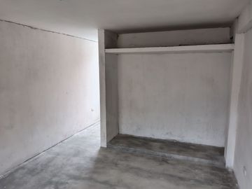 ¡EN VENTA INMENSA CASA CON PISCINA PARA NIÑOS EN SJL!