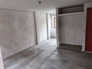¡EN VENTA INMENSA CASA CON PISCINA PARA NIÑOS EN SJL!