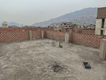 ¡EN VENTA INMENSA CASA CON PISCINA PARA NIÑOS EN SJL!