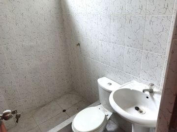 ¡EN VENTA INMENSA CASA CON PISCINA PARA NIÑOS EN SJL!