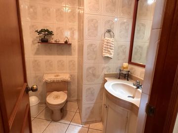 🏡 ¡Venta de amplio departamento frente a Parque, en primer piso, Monterrico, Surco! 📍✨