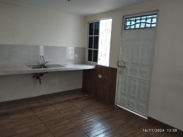 CASA EN VENTA CERCA A LA MATERNIDAD DEL SUR QUITUMBE