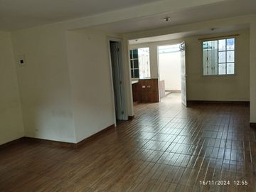 CASA EN VENTA CERCA A LA MATERNIDAD DEL SUR QUITUMBE