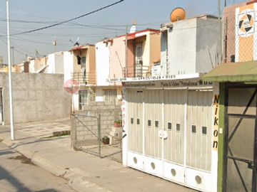 GRAN CASA EN PASEO ARENAL 41, EN PASEOS TULTEPEC 2!!