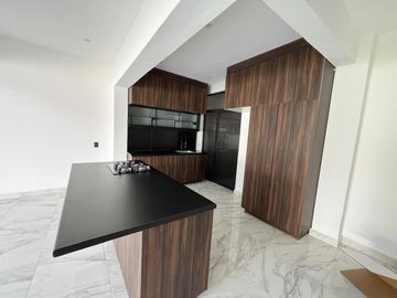 CASA EN VENTA, CON ALBERCA, EN OAXTEPEC, MORELOS