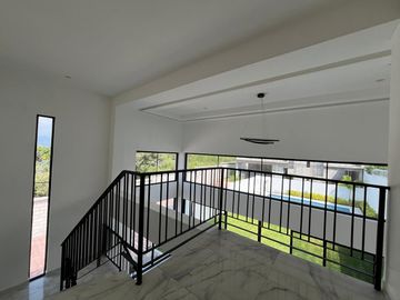 CASA EN VENTA, CON ALBERCA, EN OAXTEPEC, MORELOS