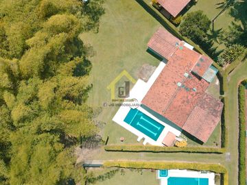 SE VENDE CASA CAMPESTRE CERCA A MANIZALES