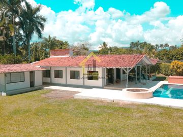 SE VENDE CASA CAMPESTRE CERCA A MANIZALES