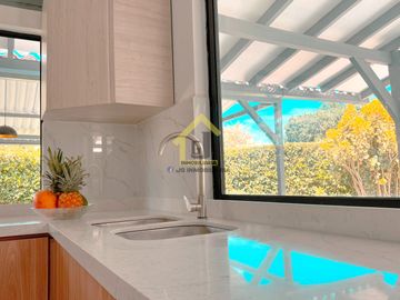 SE VENDE CASA CAMPESTRE CERCA A MANIZALES