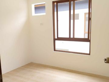 TOWNHOUSE WITH 400K LOW DOWNPAYMENT TO MOVE IN!!!