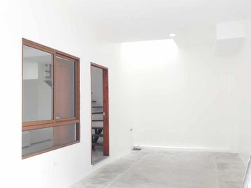 3 BEDROOMS 1 CAR GARAGE TOWNHOUSE COMMONWEALTH AVENUE,QUEZON CITY