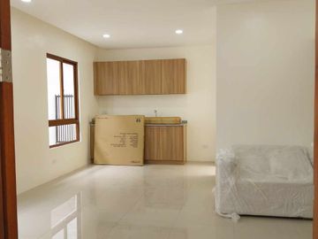3 BEDROOMS 1 CAR GARAGE TOWNHOUSE COMMONWEALTH AVENUE,QUEZON CITY