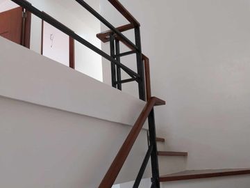 3 BEDROOMS 1 CAR GARAGE TOWNHOUSE COMMONWEALTH AVENUE,QUEZON CITY