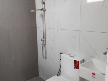 3 BEDROOMS 1 CAR GARAGE TOWNHOUSE COMMONWEALTH AVENUE,QUEZON CITY